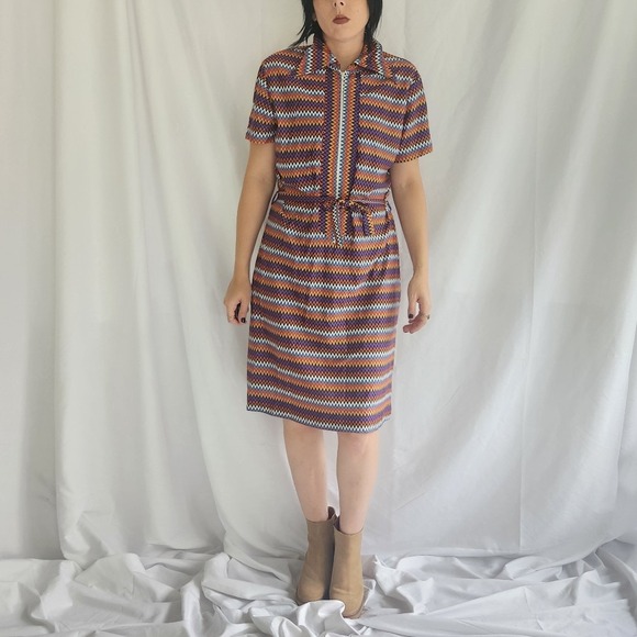 Vintage Dresses & Skirts - Vintage Brown Multi-Color Zigzag Midi Dress